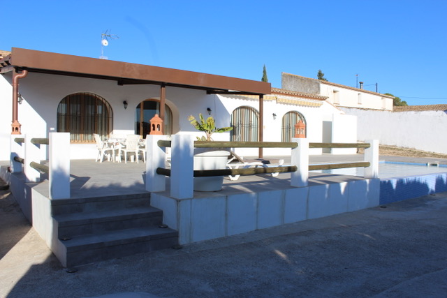 villa-benissa-rent-Fac lat izq A